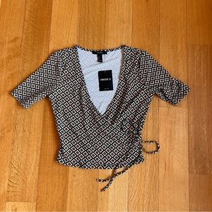 Forever 21 V Neck Wrap Crop Top Size S Green & Cream